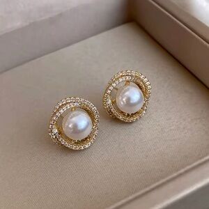 Elegant Gold and Pearl Stud Earrings